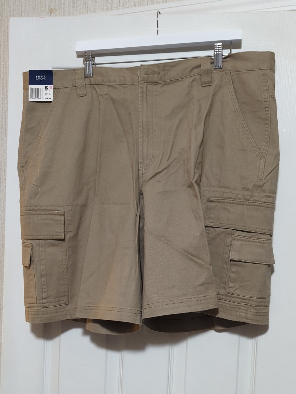 Basic Editions Men's Cargo Shorts in Khaki Tan